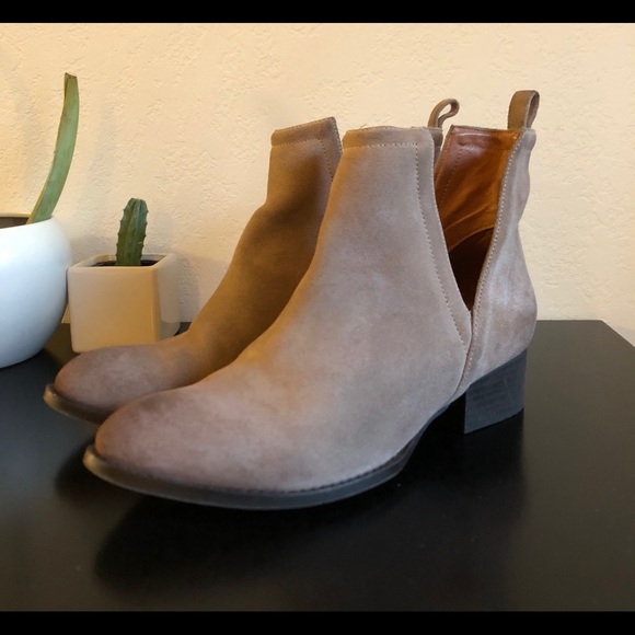 Jeffrey Campbell Muskrat-2 Suede Booties in Taupe - Picture 6 of 6